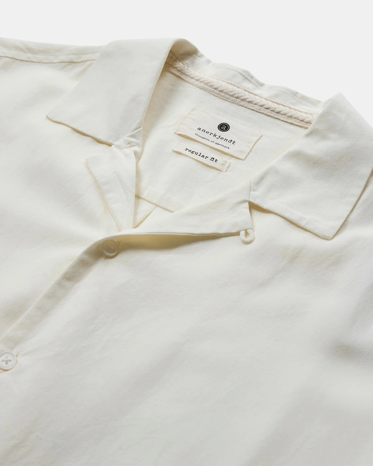 Anerkjendt Akkurt S/S Placket Detail Tofu
