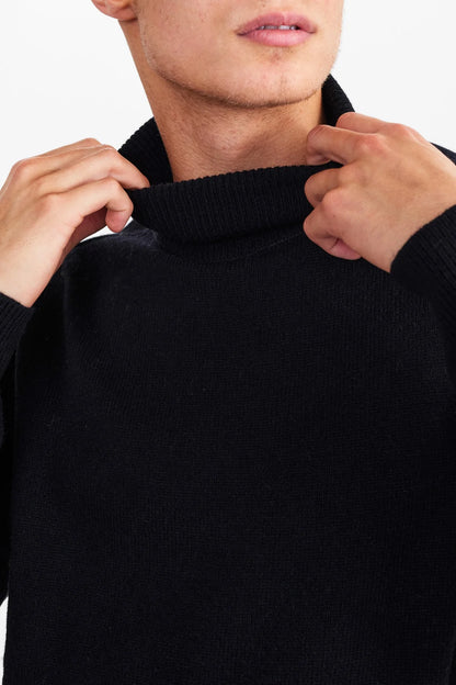 Anerkjendt Aknico Solid Roll Neck Lambswool Caviar