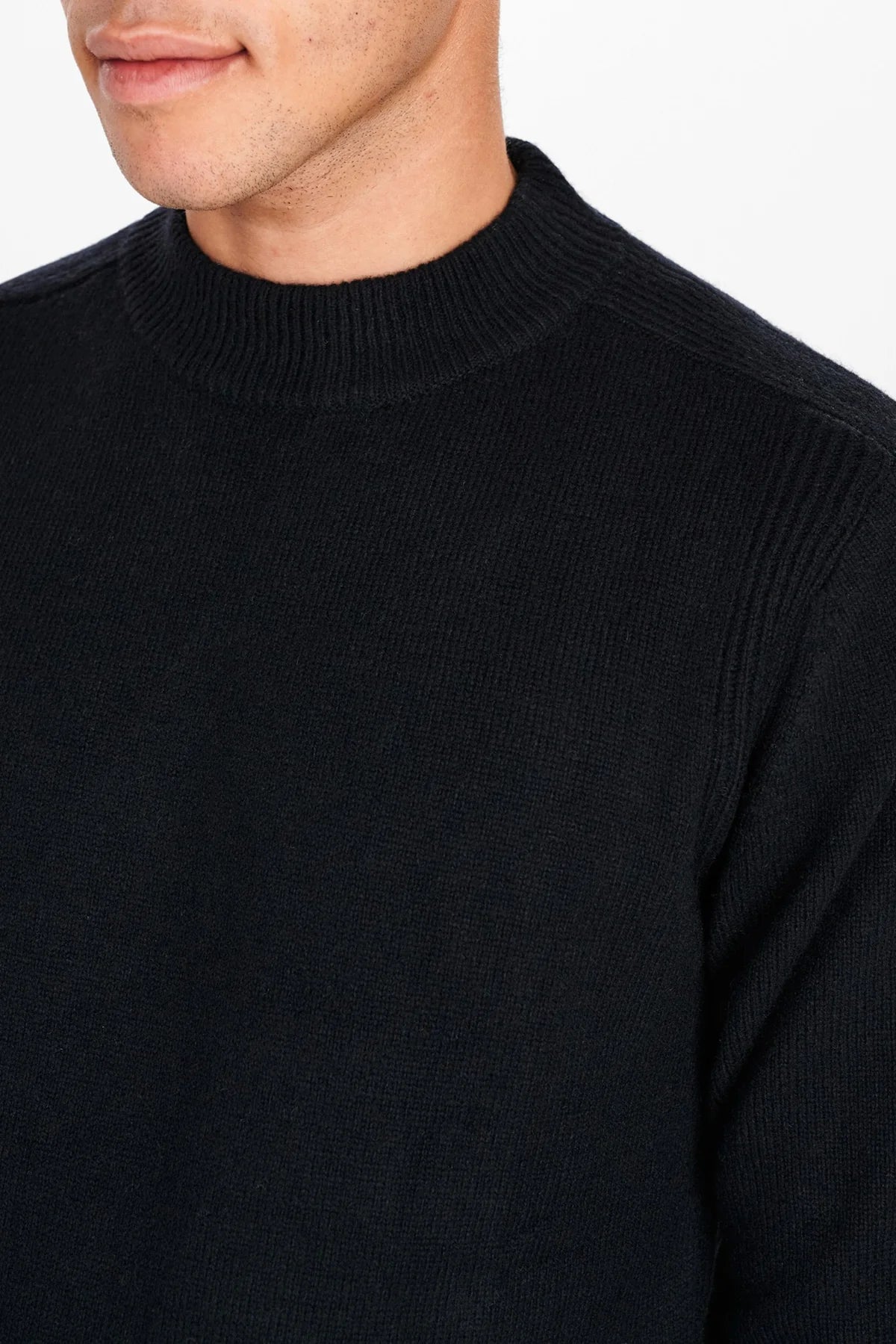 Anerkjendt Akrico Lambswool Knit Caviar